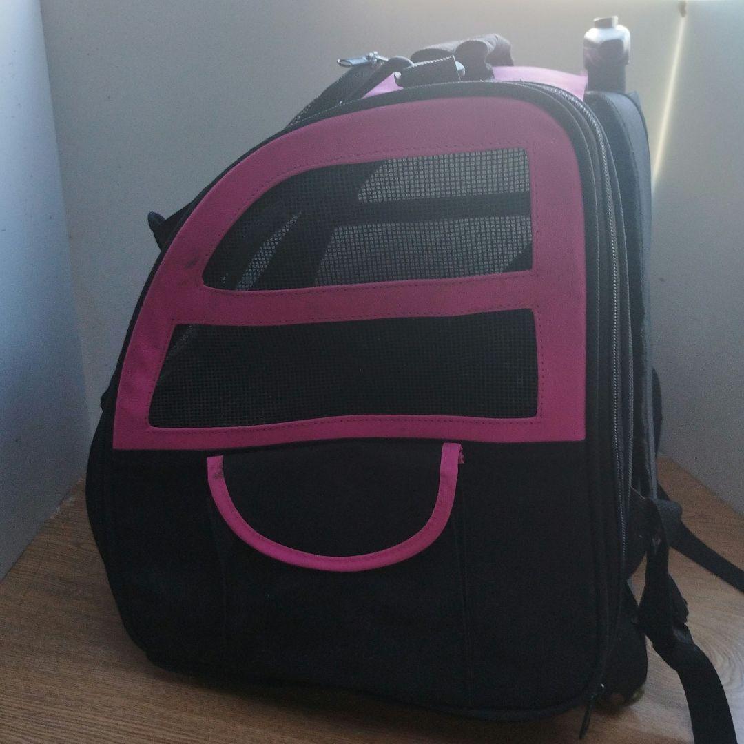 ペットキャリー リュックタイプ 黒ピンク ストラップ付き 3WAY 匿名配送