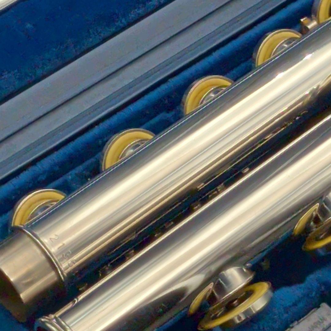 フルート　調整済　美品　ヤマハYFL211S（Eメカ.銀メッキ仕様）