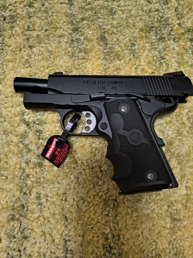 V10 Ultra Compact Black ガスブローバック