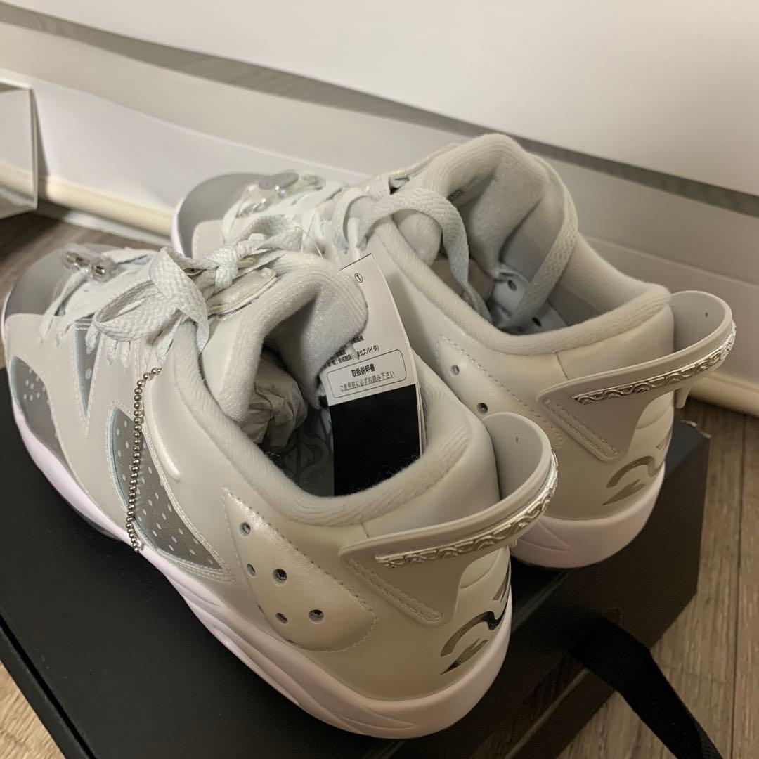 ナイキ　NIKE エア ジョーダン レトロ　6 シルバー　ゴル