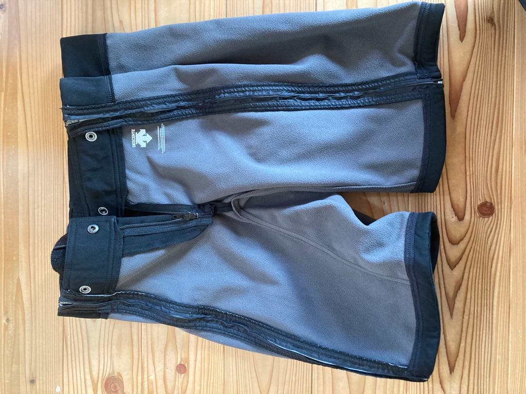 美品デサント　アルペン競技用　ショートパンツ