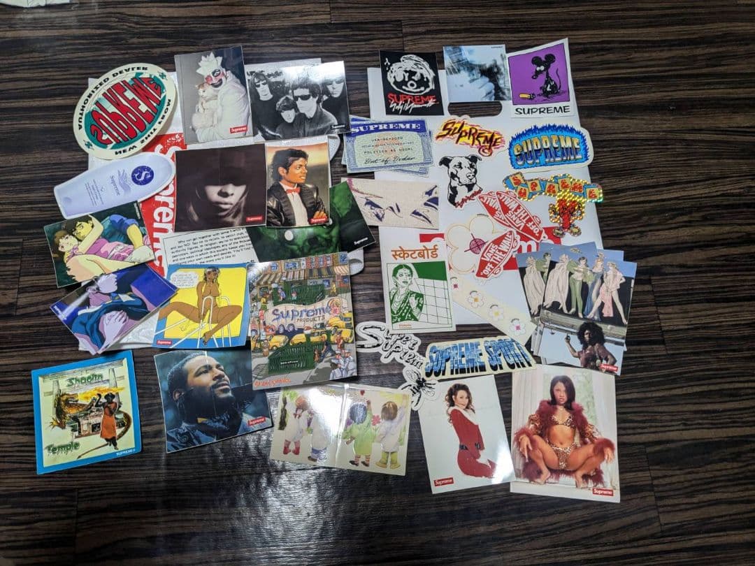 おまけ付きp(^^)q Supreme ボックスロゴステッカー１２０枚