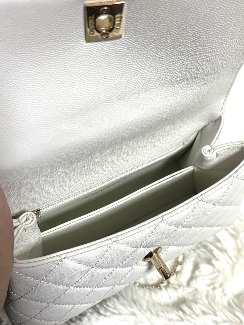 CHANEL ホワイト ショルダーバッグ