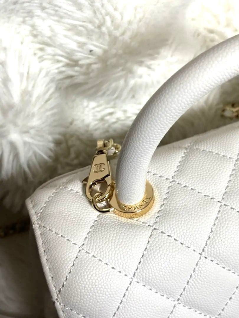 CHANEL ホワイト ショルダーバッグ