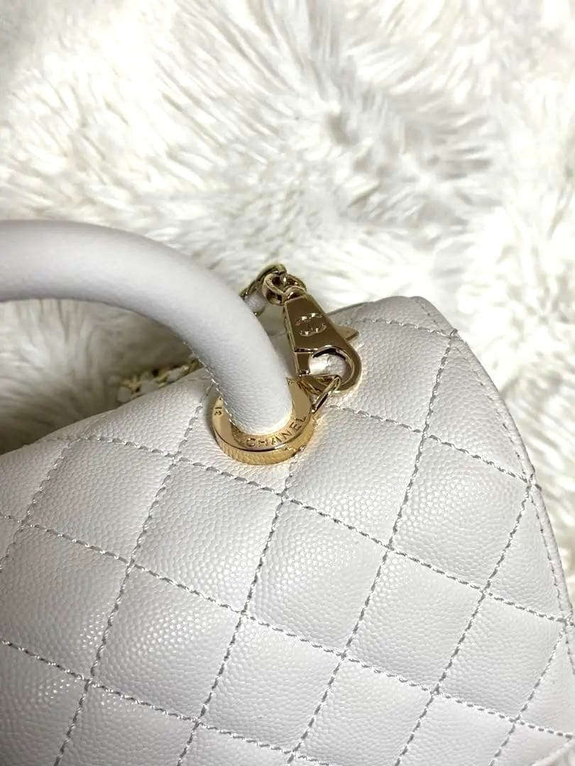 CHANEL ホワイト ショルダーバッグ