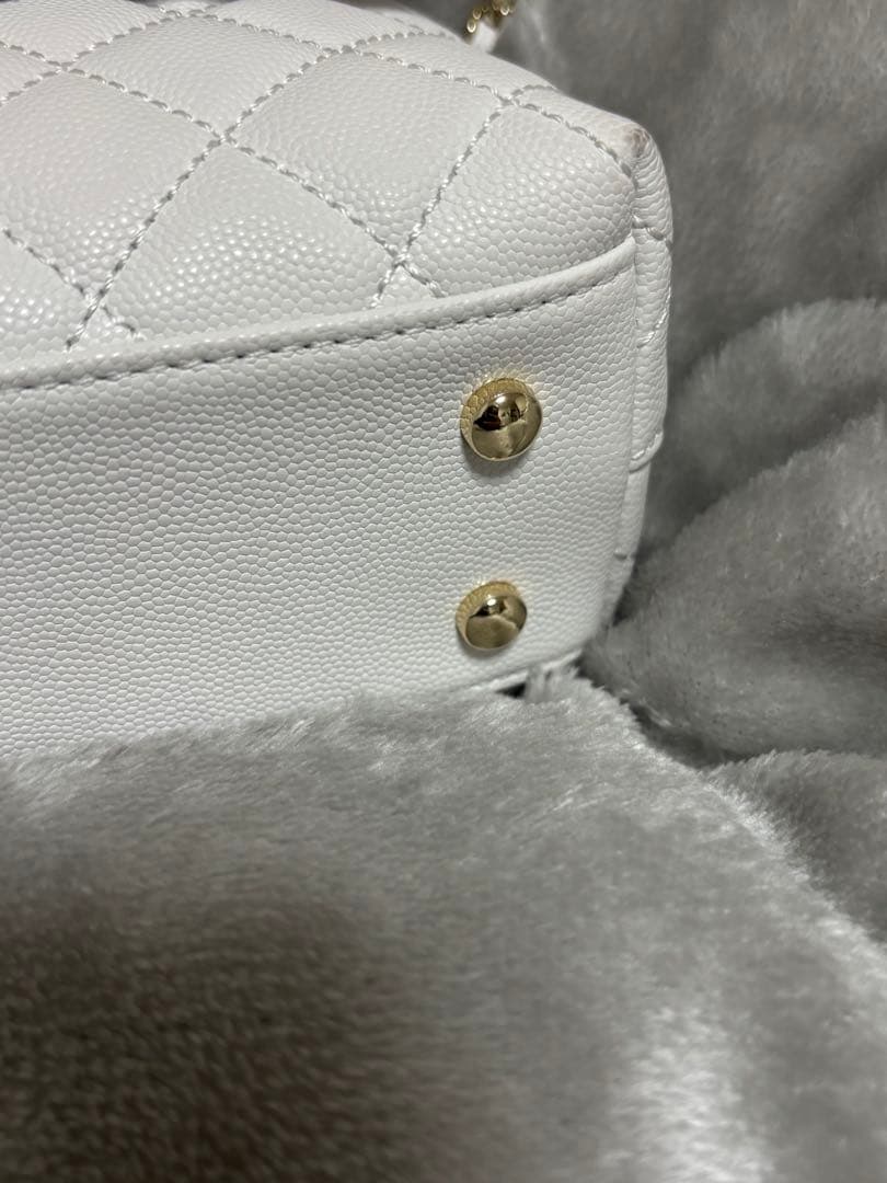 CHANEL ホワイト ショルダーバッグ