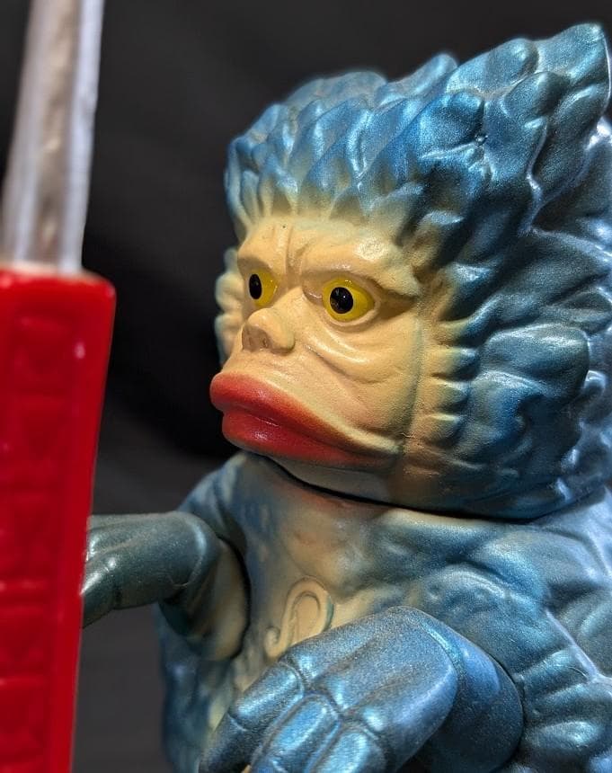 東京タワーガラモン青「ウルトラQ」登場怪獣（Ｍ１号）台座付ソフビフィギュア非売品