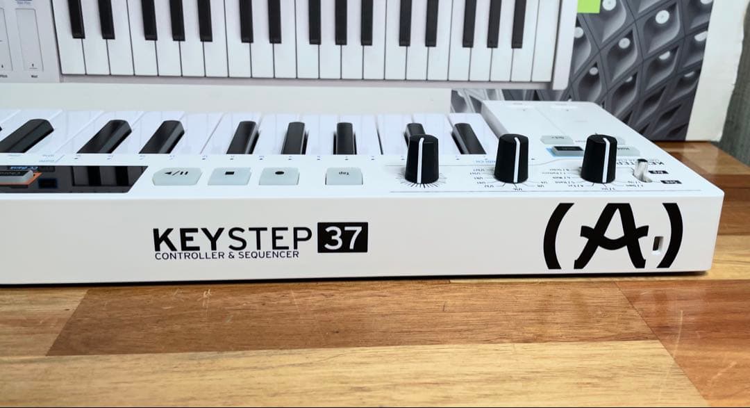 ARTURIA Keystep 37 MIDIコントローラー 外箱付