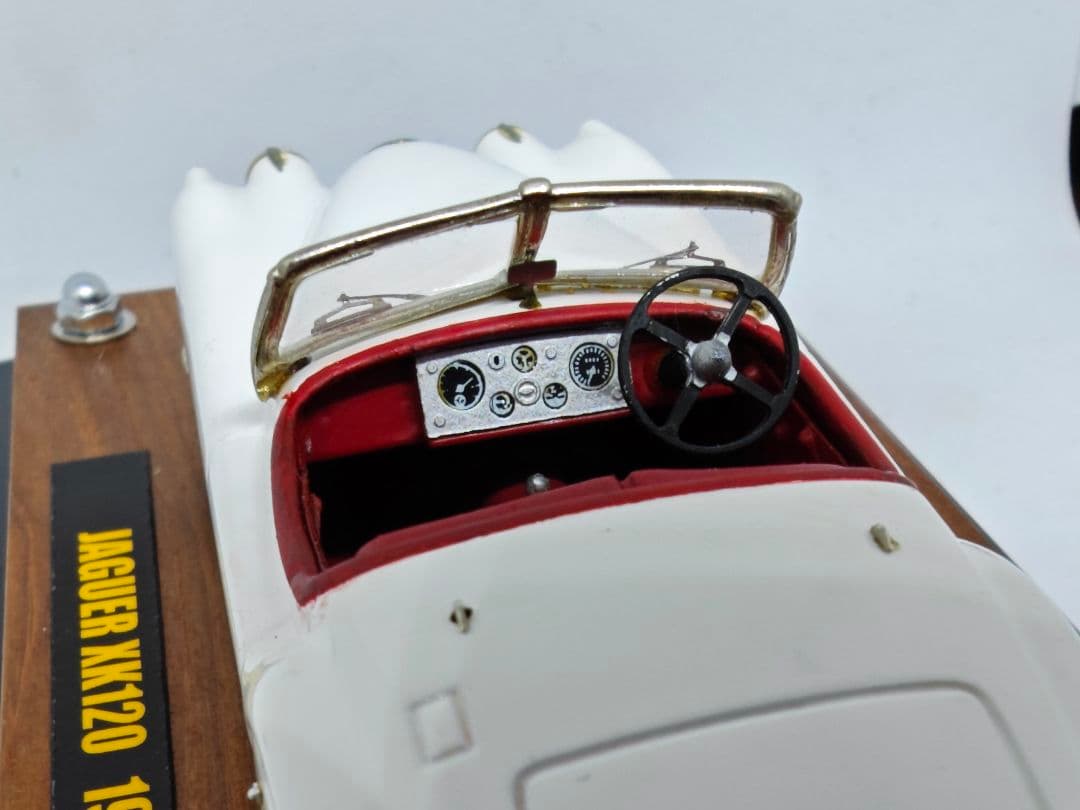 ハンドメイドモデル 1/43 JAGUAR XK120 1950 ホワイト