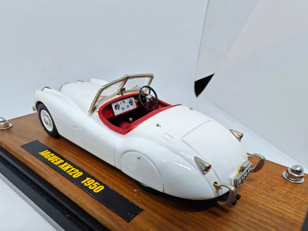 ハンドメイドモデル 1/43 JAGUAR XK120 1950 ホワイト