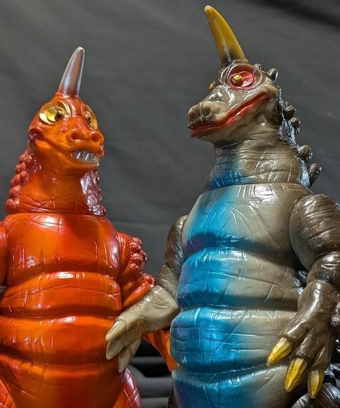 ブラックギラス＆レッドギラス「ウルトラマンレオ」登場（怪獣郷）ソフビ２体セット