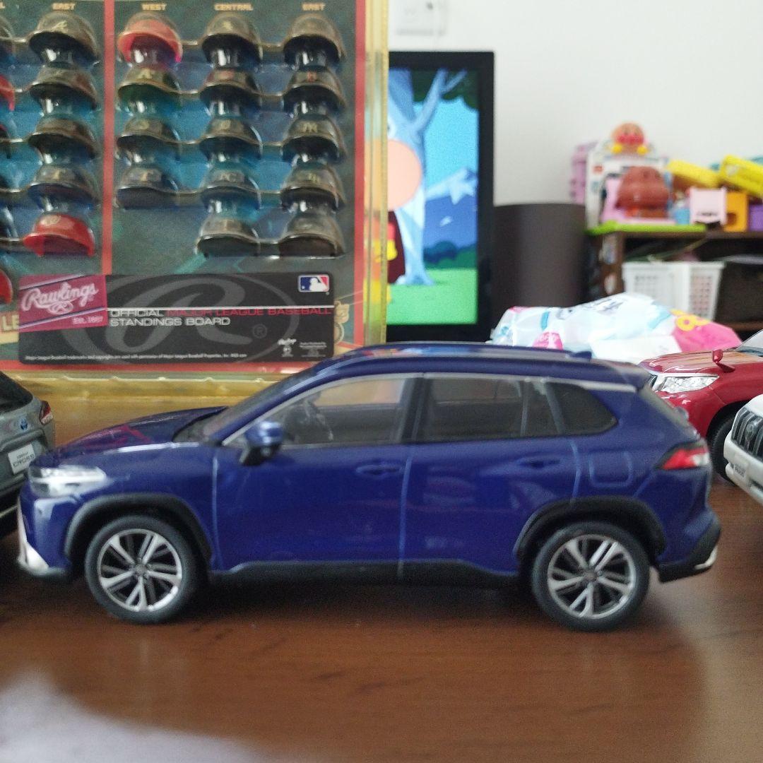 非売品30分1スケール　COROLLA CROSS ミニカー 3台セット