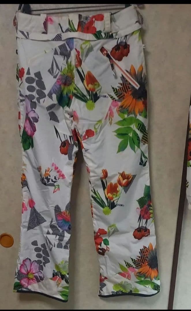 VOLCOM ボルコム スノーボードウェア スキーウェア