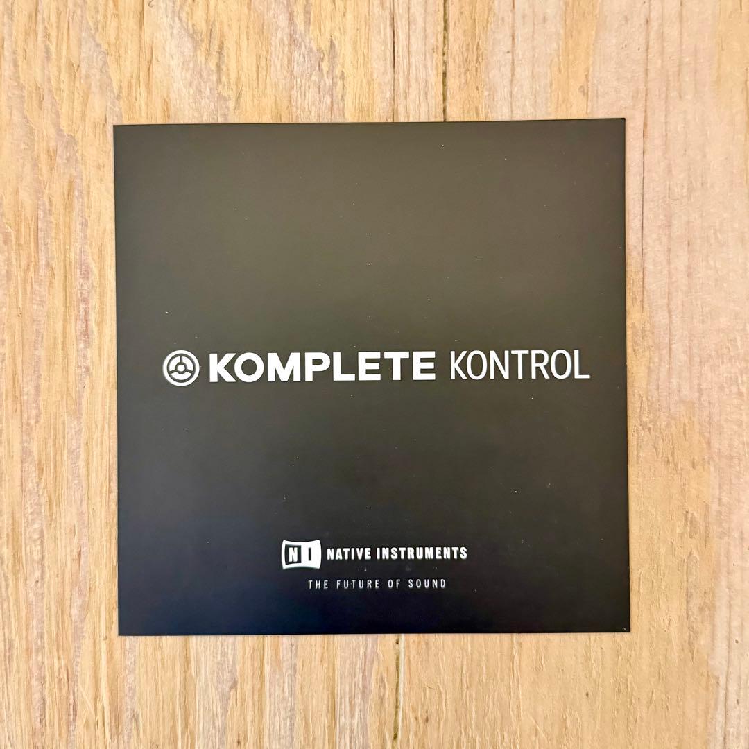 KOMPLETE KONTROL A61 MIDIキーボード