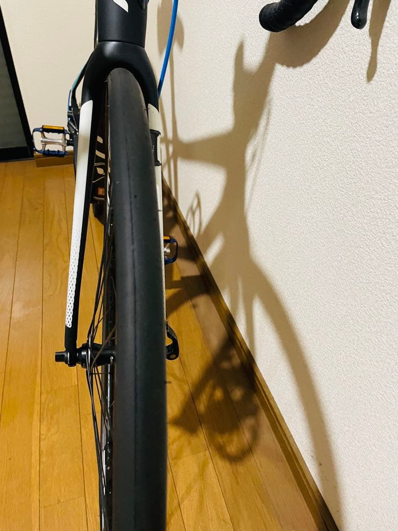 AVAIL ADVANCEDカーボンロードバイク