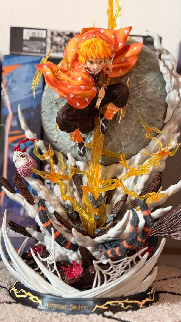 我妻善逸鬼滅の刃 フィギュア LEDライト付き 約51cm