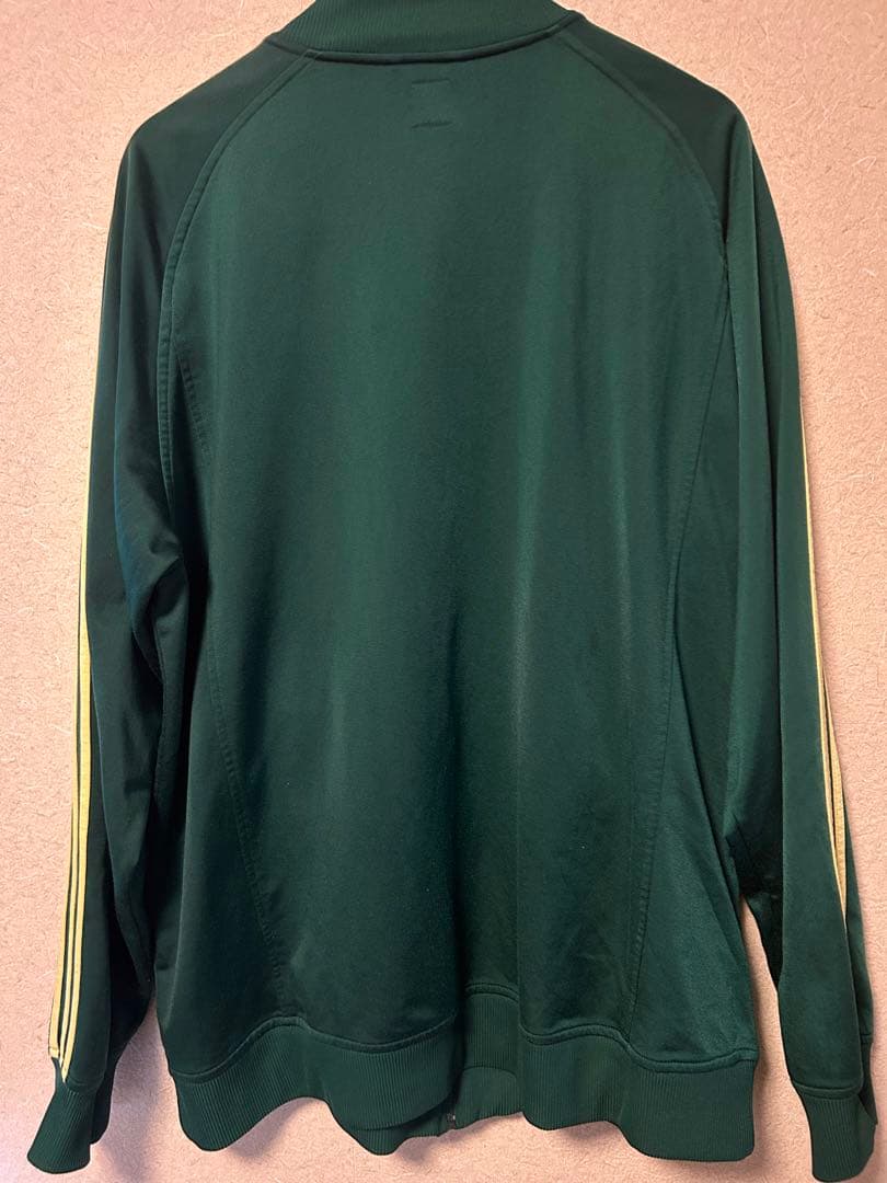 adidas グリーンジャケット