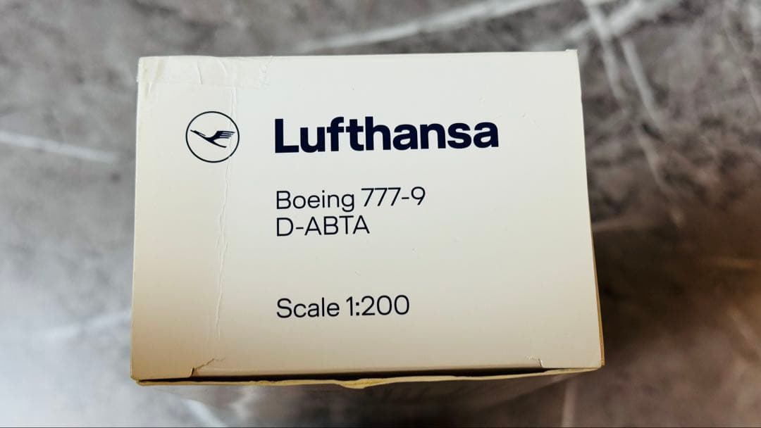 【外箱破れ/中身新品】Lufthansa B777-9 プラモデル 1/200