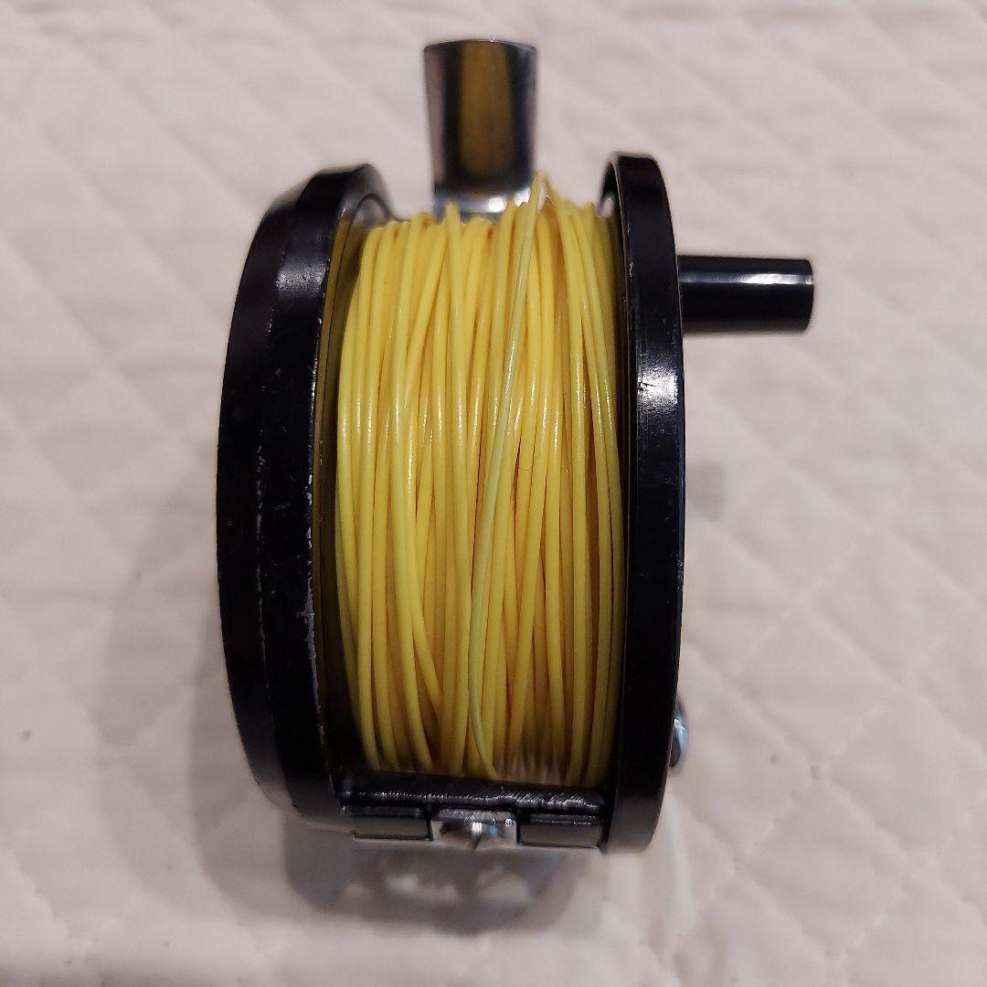 System Two フライリール