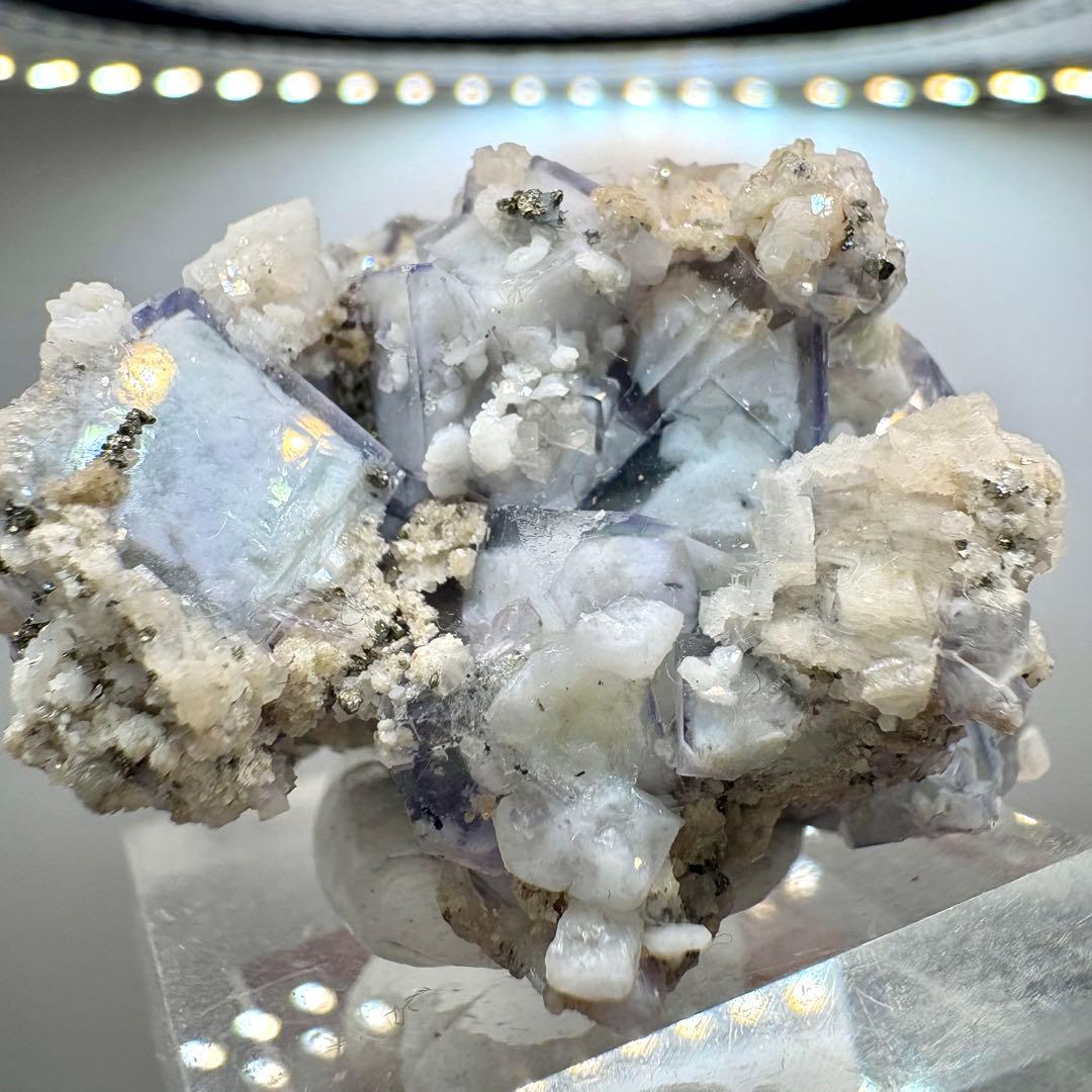 600 中国 ヤオガンシャン産　ポーセリンフローライト