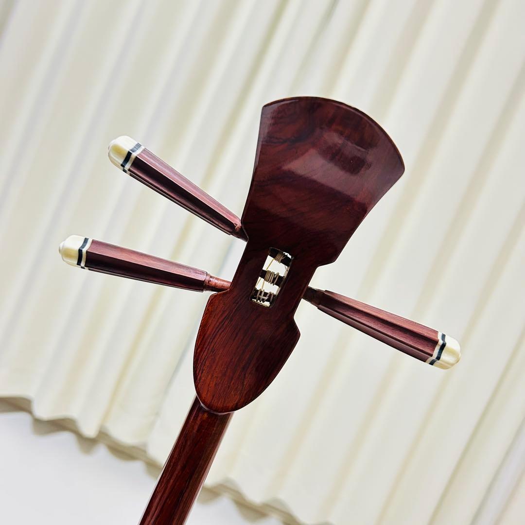 【希少品】高級 沖縄三線 与那城型 実入りゆし木 スンチー塗り 蛇革 本革