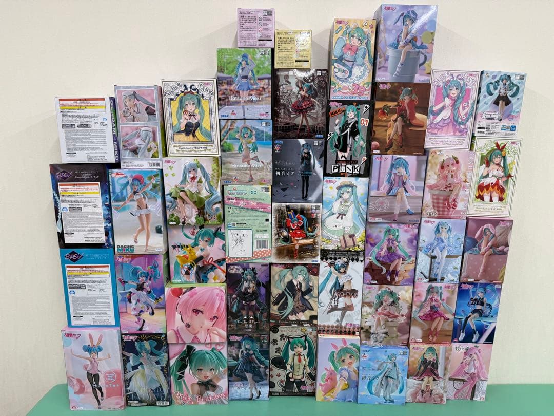 初音ミク　フィギュア　46点まとめ売り