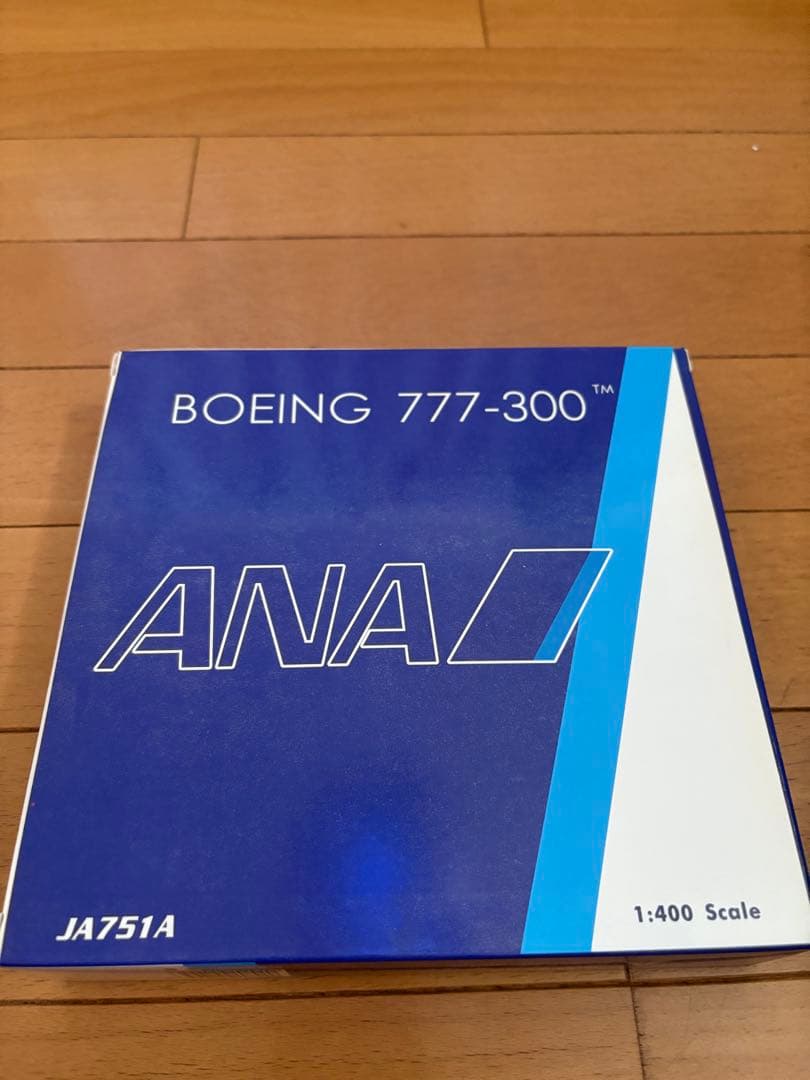 ANA 創立45周年記念「風塗装」Boeing 777-300 JA751A
