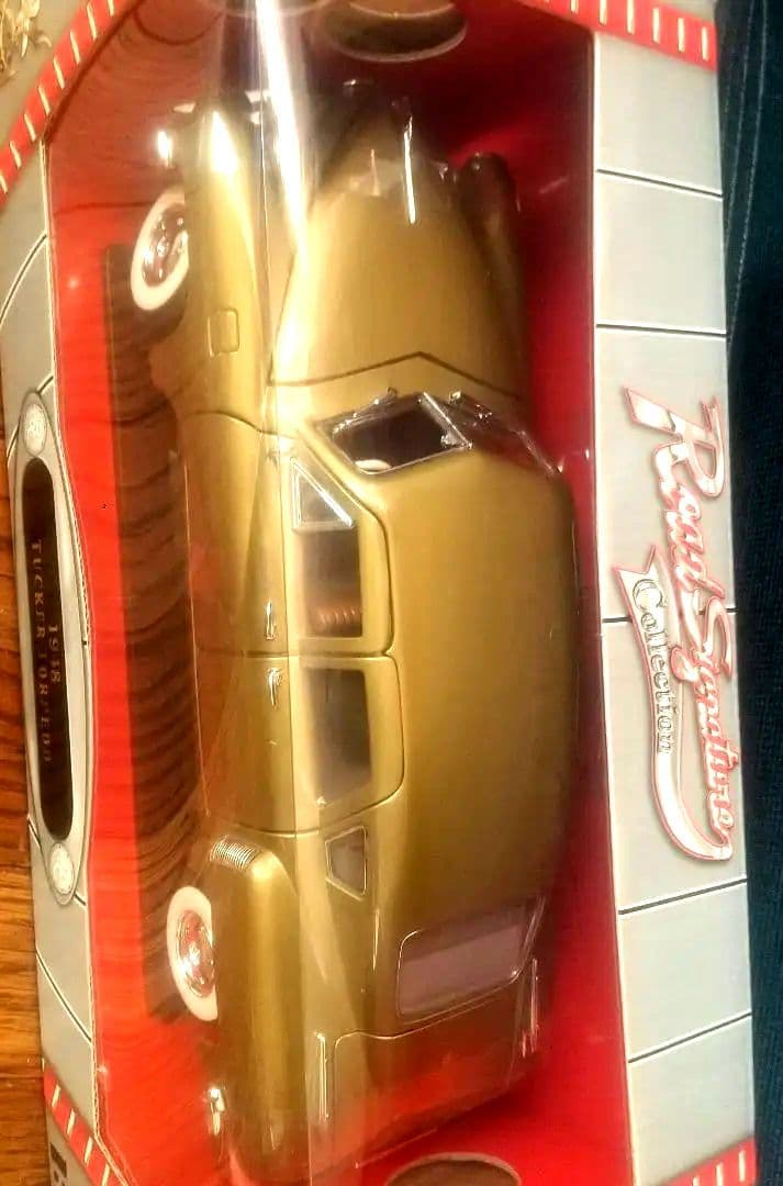 ミニカー 1948 Tucker Torpedo