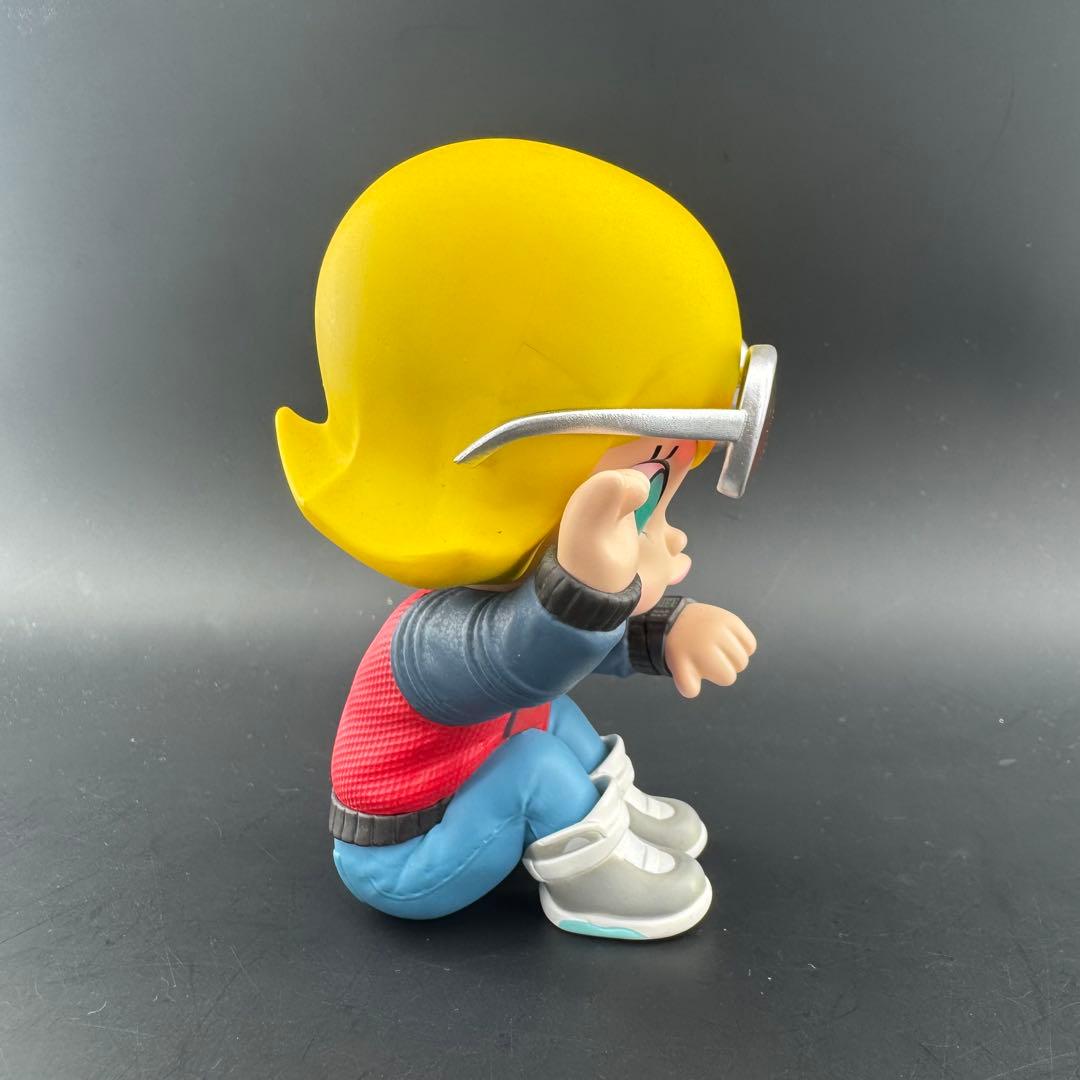 POPMART Molly Back To The future フィギュア