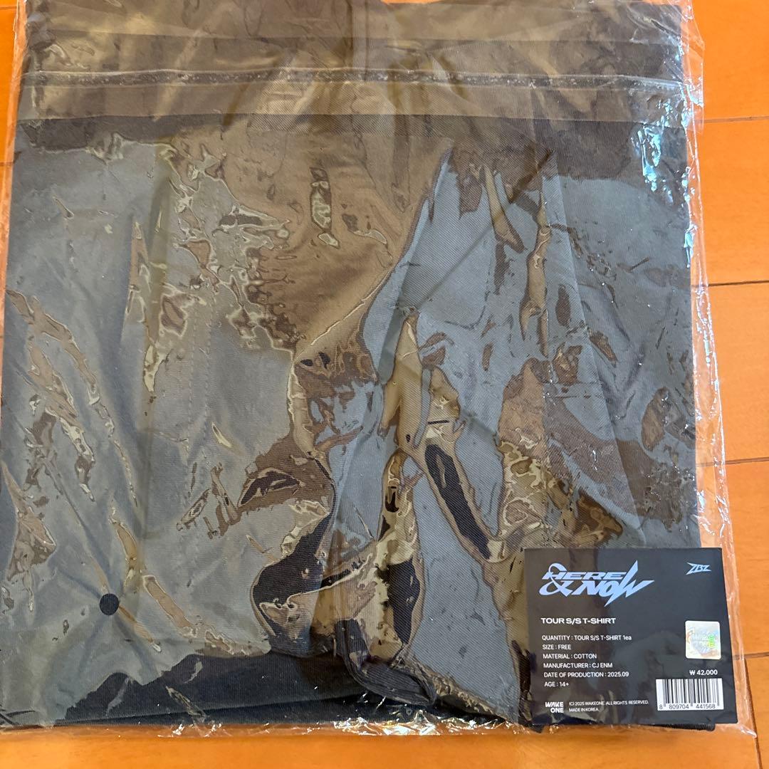 『新品』ZB1 2025 WORLD TOUR [HERE&NOW] Tシャツ