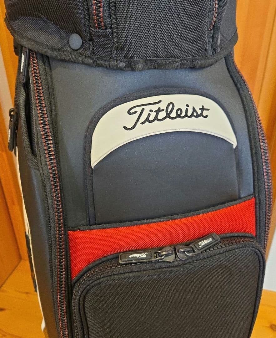 Titleist ゴルフバッグ・キャディバッグ タイトリスト黒/白/赤 プロ仕様