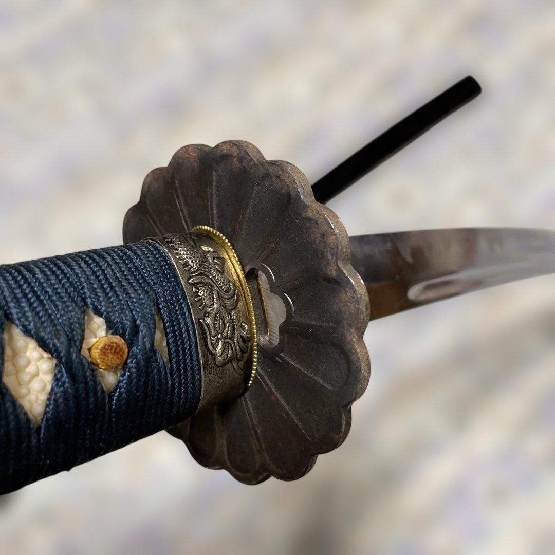 模造刀(居合刀) 紺色柄 菊彫丸鍔 黒呂鞘