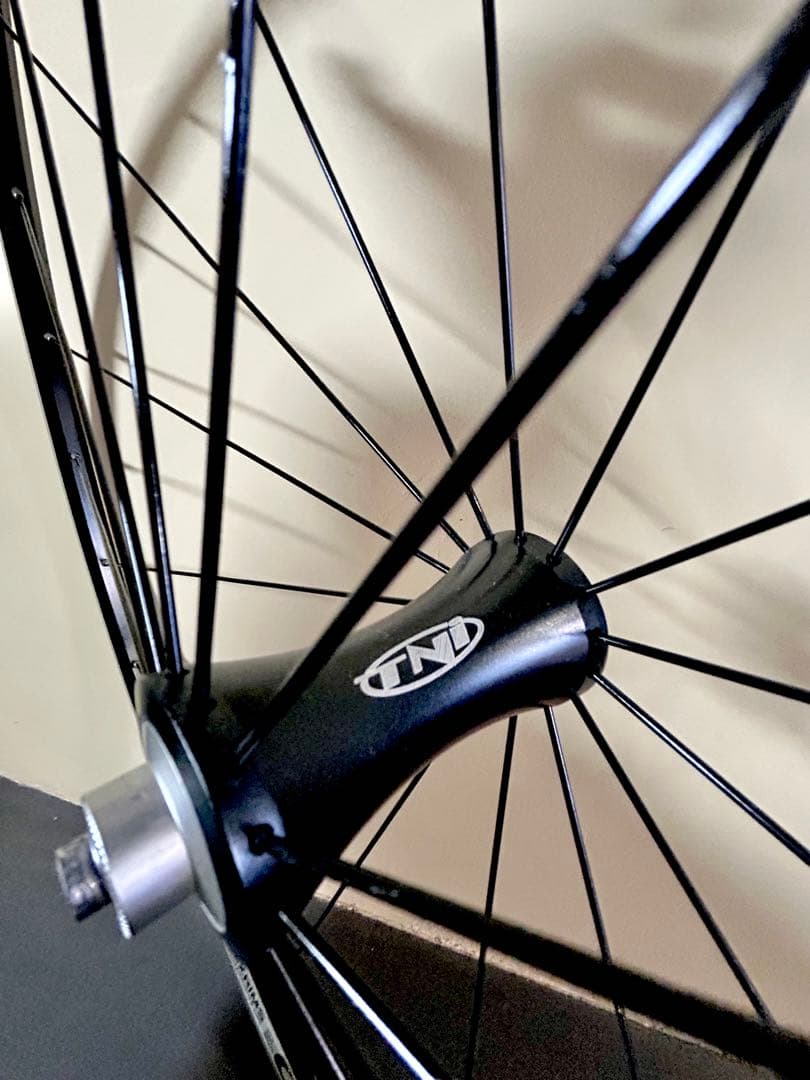 【TNI ハブ&リムの軽量ホイール（前輪）】重量0.77kg