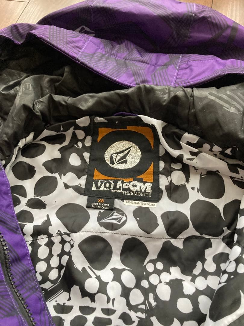 VOLCOMスノーボードウェア紫S 美品