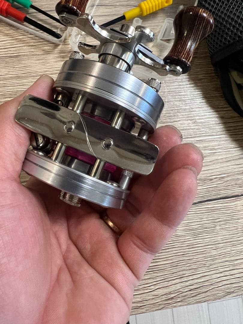 五十鈴工業 BC421 左巻き 渓流 ベイトリール