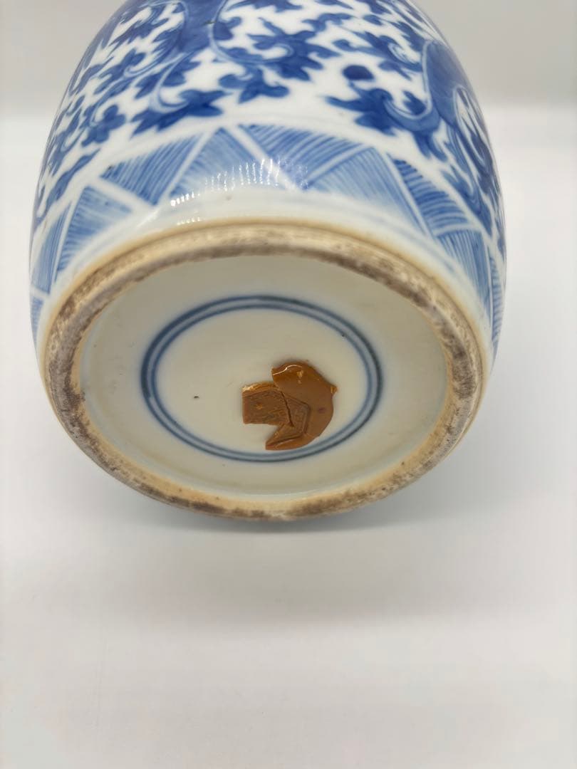 青白磁 花鳥模様 壺 高さ約15cm（清末年）