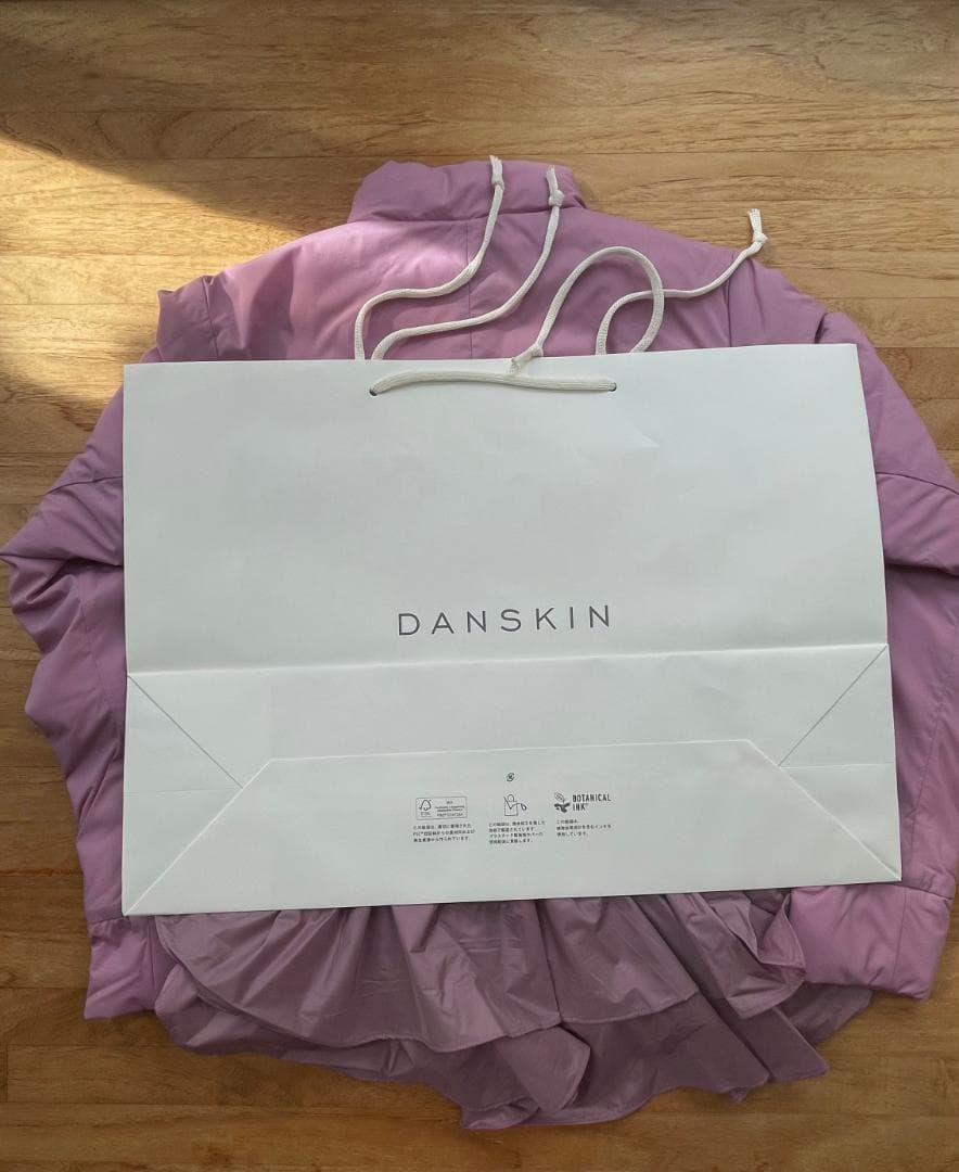 新品。DANSKIN　ダンスキン　ピルエット　ハイブリッド　ダウン　ジャケット