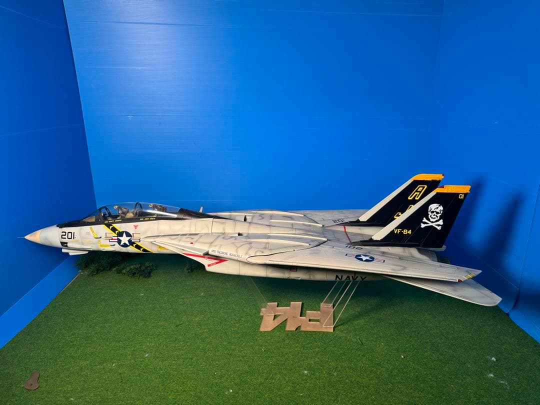 稀少絶版1/18 F-14A トム・キャット/VF84 (リニューアル版)