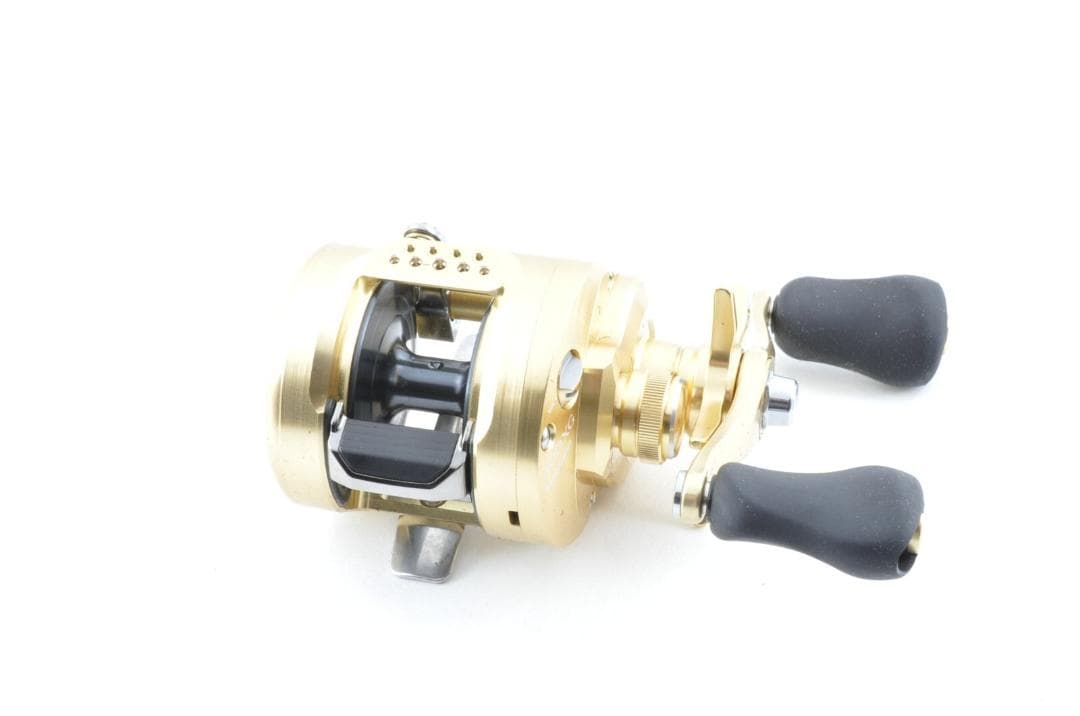 【新品】シマノ カルカッタコンクエスト MD 300XG