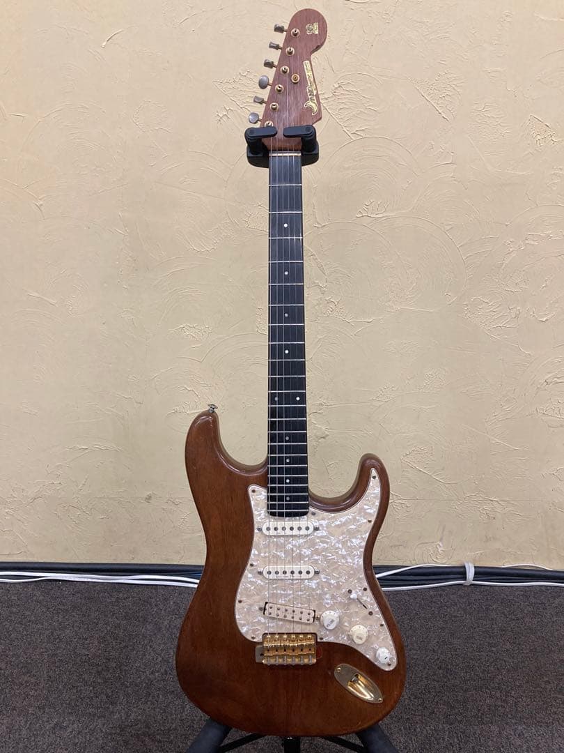 Moon ウォルナット/エボニー ストラトキャスター