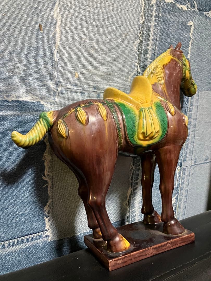 旧家蔵出し品　唐三彩　精悍な馬　茶黄色　中国陶磁器　長期保管品