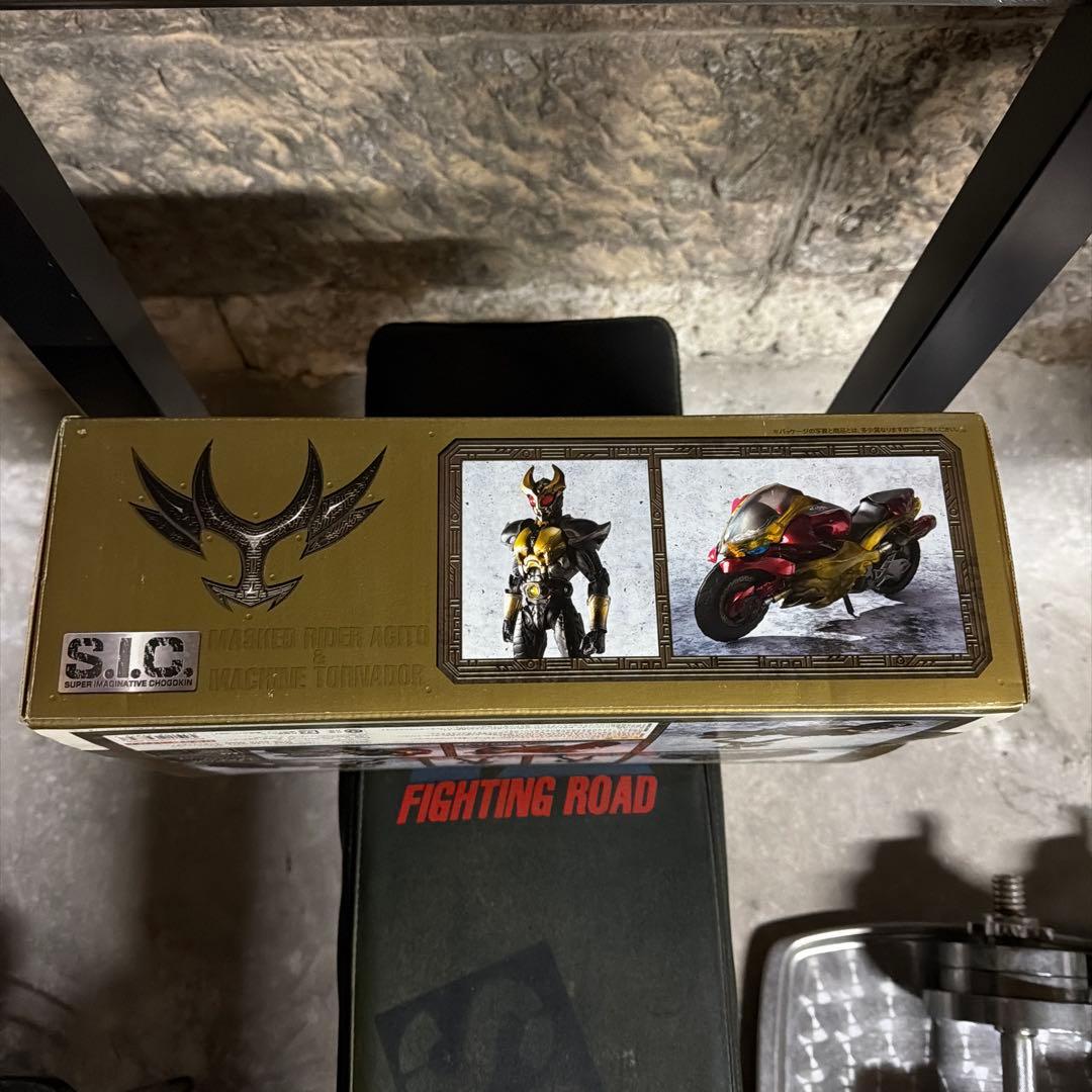 SIC 仮面ライダーアギト & マシントルネイダー