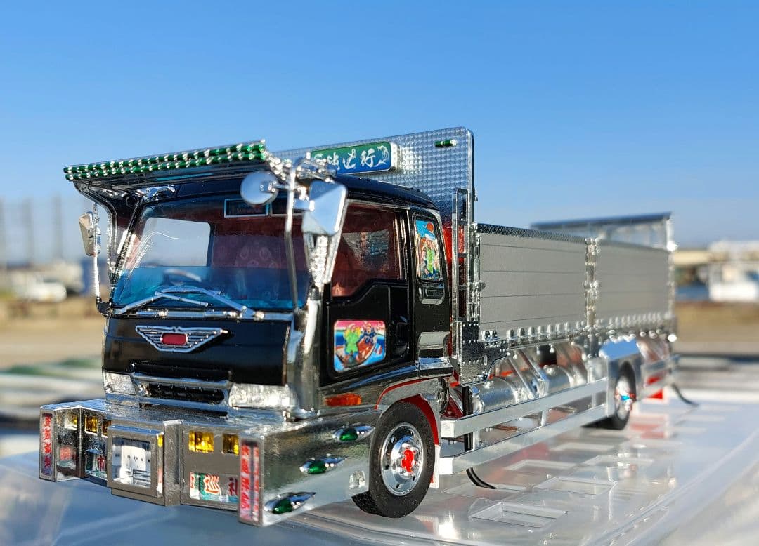 デコトラプラモデル 1/32 いすゞ フォワード 造り平ボディ 完成品
