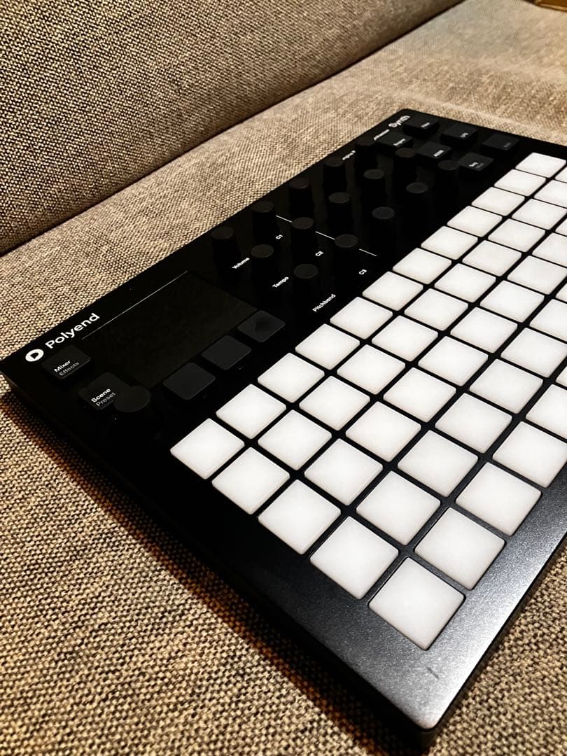 期間限定値下　Polyend Synth シンセサイザー