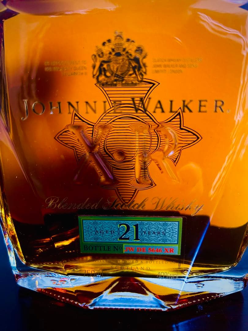 週末大幅値引き！ジョニーウォーカーXR21年　ウイスキー　未開封品