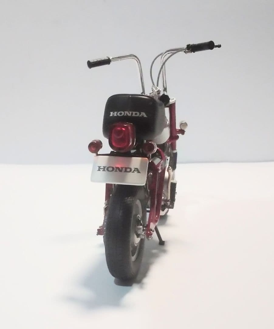 【 新品 】エブロ 1/10 ホンダ モンキー Z50Z