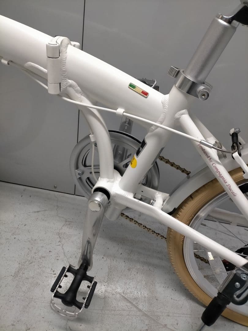 【カズ】FIAT ホワイト 折りたたみ自転車　20インチ