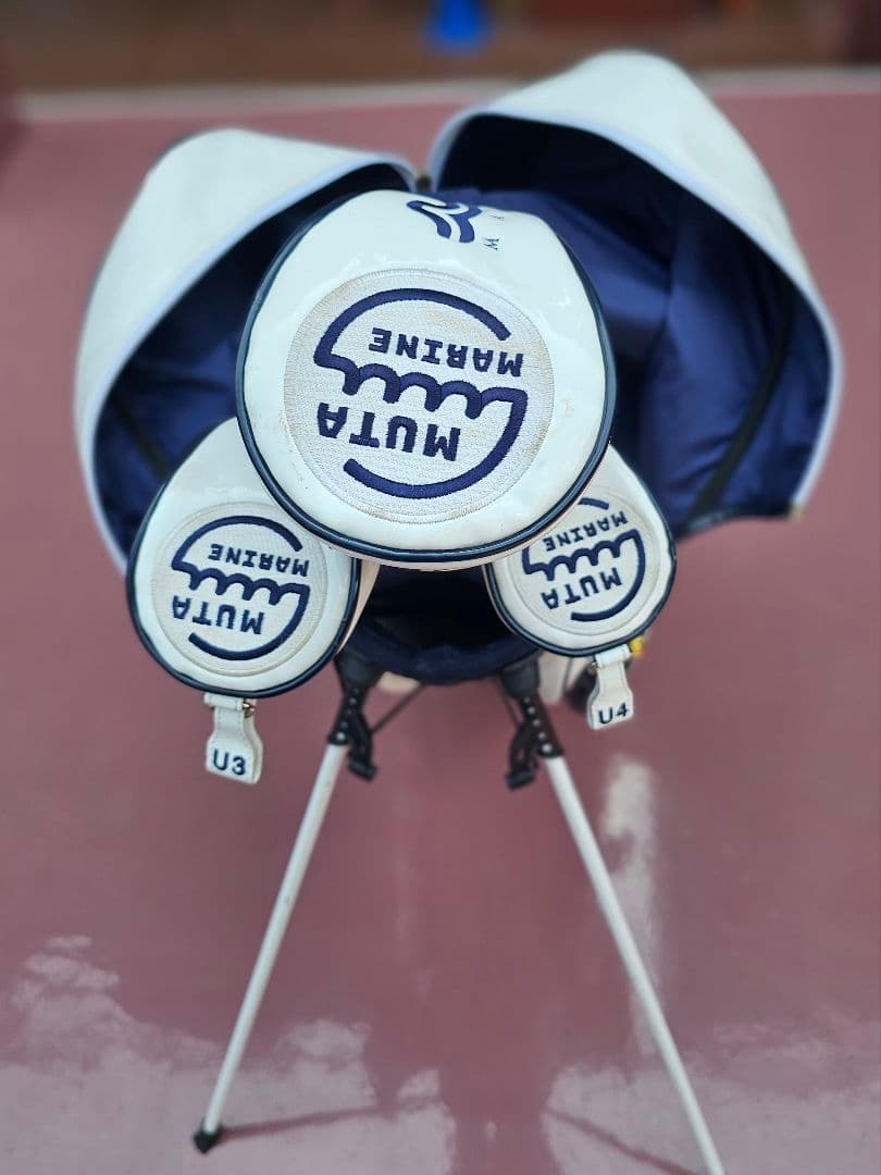 ムータ　キャディーバック　クラブカバー付き❗️