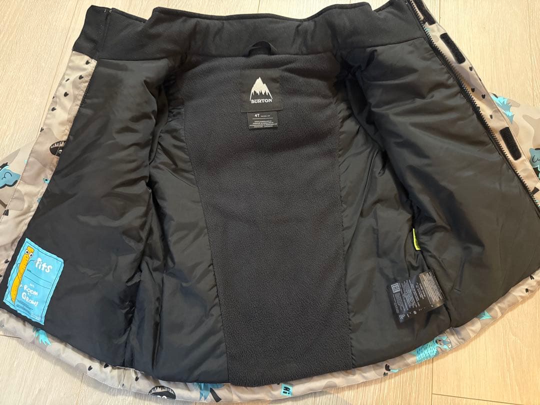 BURTON 子ども用スノーボードウェア 動物柄