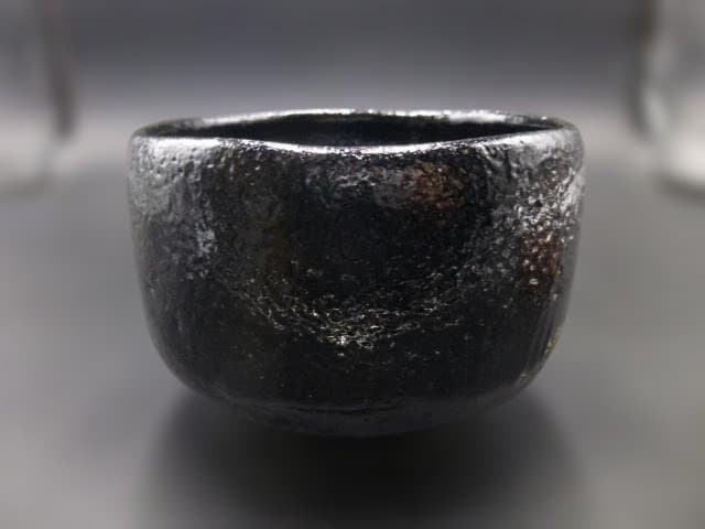 楽吉左衛門　十五代　直入　黒茶碗／共箱／銘「弁慶」／表千家十四代　而妙斎極め箱